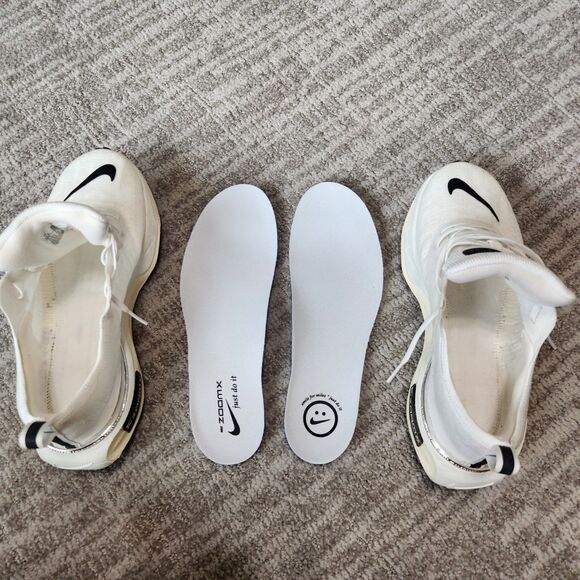 Nike women's ZoomX Invincible Run 3 white black size 10.5 DR2660-102 - Picture 11 of 14